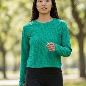 608 WOMENS XL GREEN CROP TEE BY ISABELLA ACTIVE WEAR